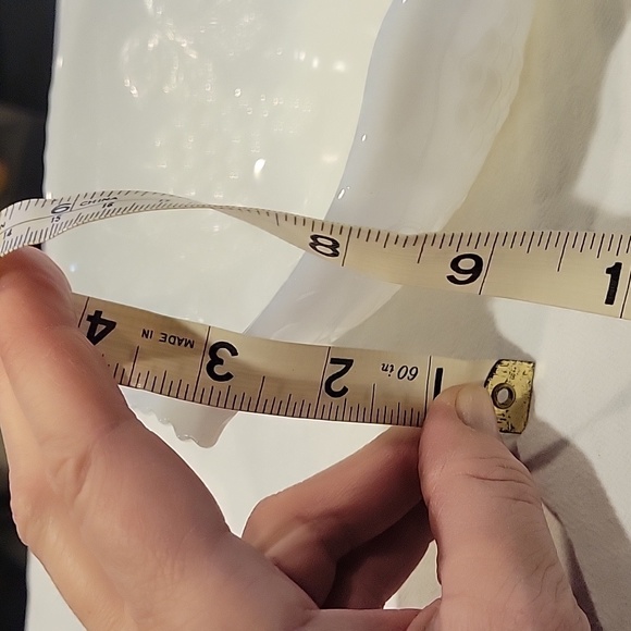 Milk glass Fruit bowl,grape raised pattern,euc - Picture 6 of 6